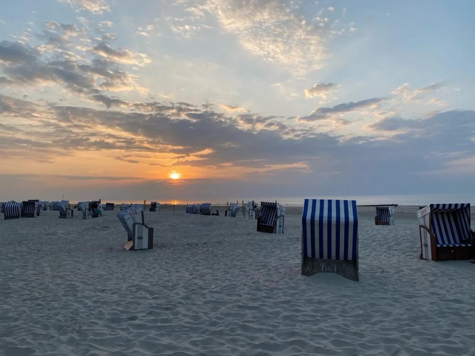 Sonnenuntergang am Strand von Vermietservice Ilyes